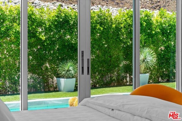 1175 Los Robles Drive, Palm Springs, CA 92262
