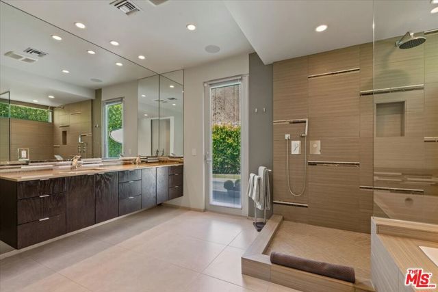 1175 Los Robles Drive, Palm Springs, CA 92262