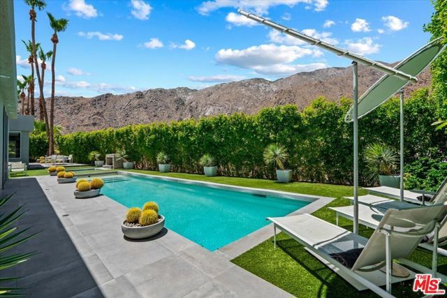 1175 Los Robles Drive, Palm Springs, CA 92262