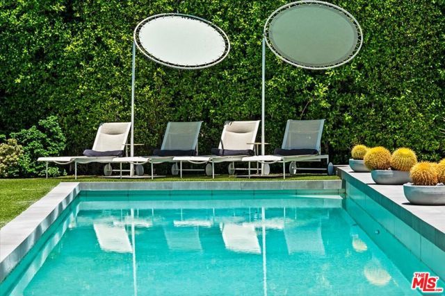 1175 Los Robles Drive, Palm Springs, CA 92262