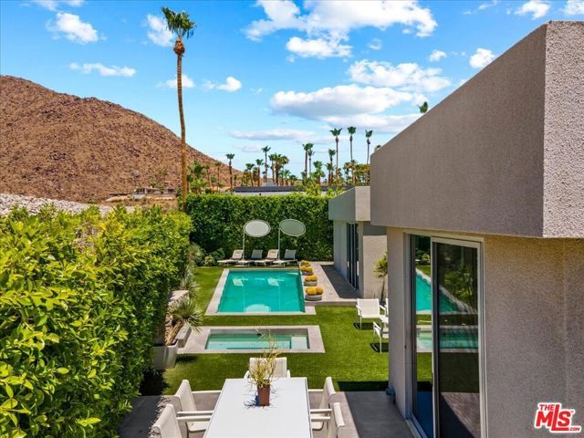 1175 Los Robles Drive, Palm Springs, CA 92262