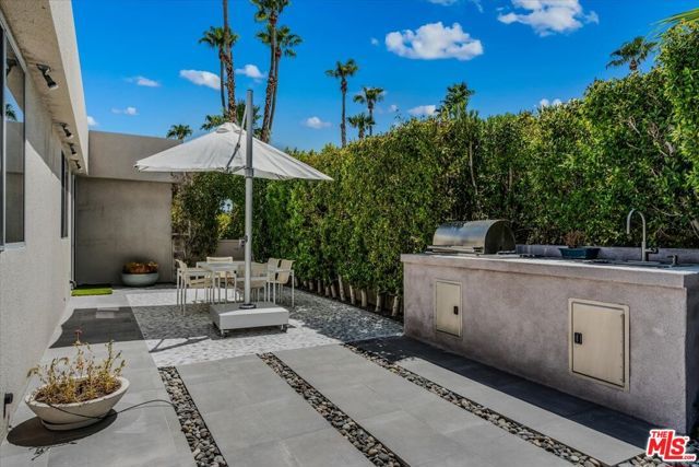1175 Los Robles Drive, Palm Springs, CA 92262