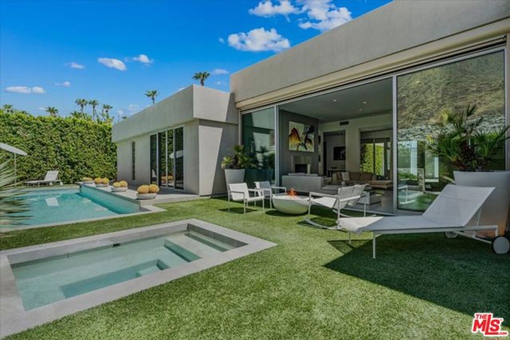 1175 Los Robles Drive, Palm Springs, CA 92262