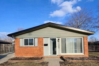 31800 Briar Lane, St Clair Shores, MI 48082