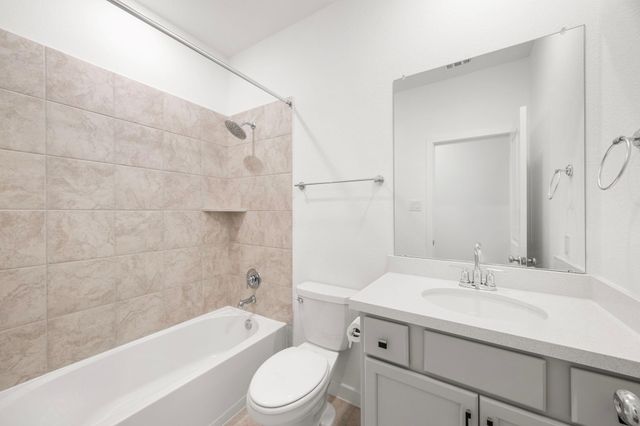 2195 Clements Shore Lane, La Porte, TX 77571