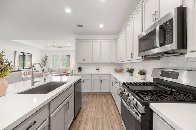 2195 Clements Shore Lane, La Porte, TX 77571