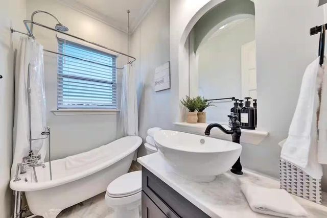 3300 Constitution DR, Lago Vista, TX 78645