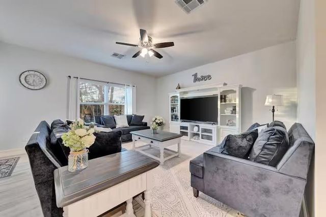 3300 Constitution DR, Lago Vista, TX 78645