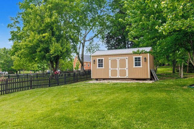 201 Buchanan Cir, Hendersonville, TN 37075