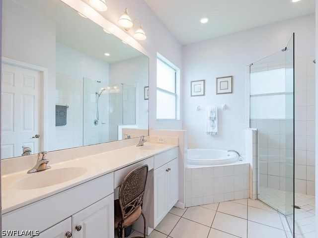 5013 Fairhaven LN, Naples, FL 34109