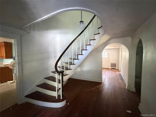 75 Old Field Road, East Setauket, NY 11733