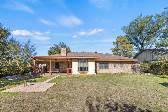 7258 Brentwood Stair Road, Fort Worth, TX 76112