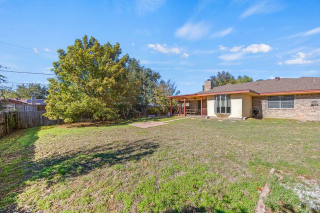 7258 Brentwood Stair Road, Fort Worth, TX 76112