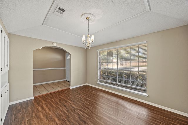 7258 Brentwood Stair Road, Fort Worth, TX 76112