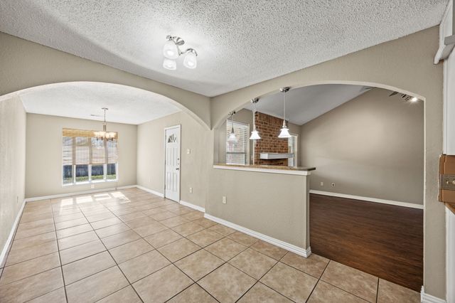 7258 Brentwood Stair Road, Fort Worth, TX 76112