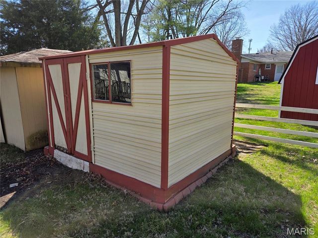 2932 Godfrey Street, Belleville, IL 62226