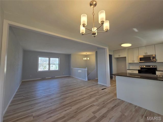 2932 Godfrey Street, Belleville, IL 62226