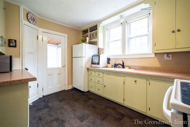 417 Monroe Street, Allegan, MI 49010