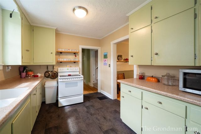 417 Monroe Street, Allegan, MI 49010
