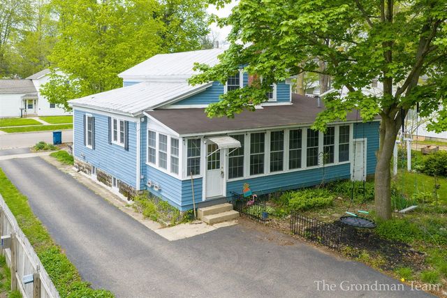 417 Monroe Street, Allegan, MI 49010