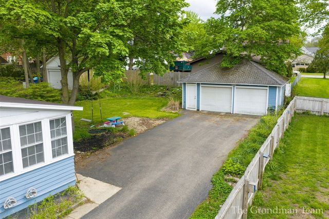 417 Monroe Street, Allegan, MI 49010