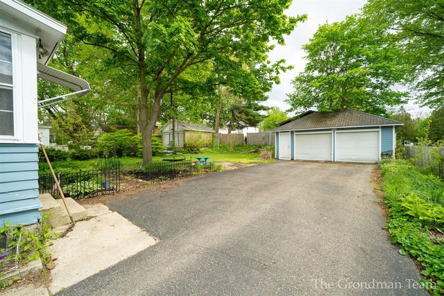 417 Monroe Street, Allegan, MI 49010