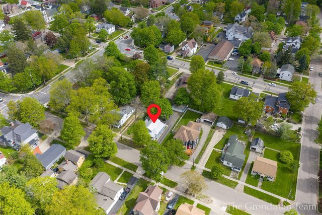 417 Monroe Street, Allegan, MI 49010