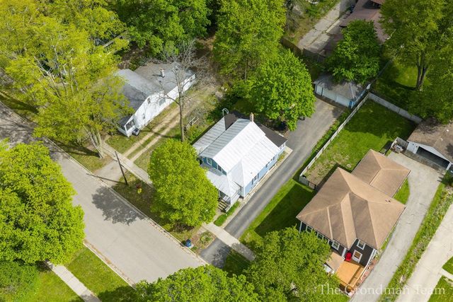 417 Monroe Street, Allegan, MI 49010