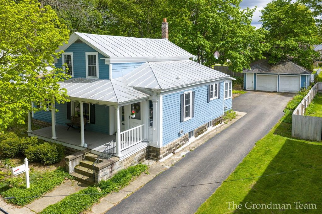 417 Monroe Street, Allegan, MI 49010