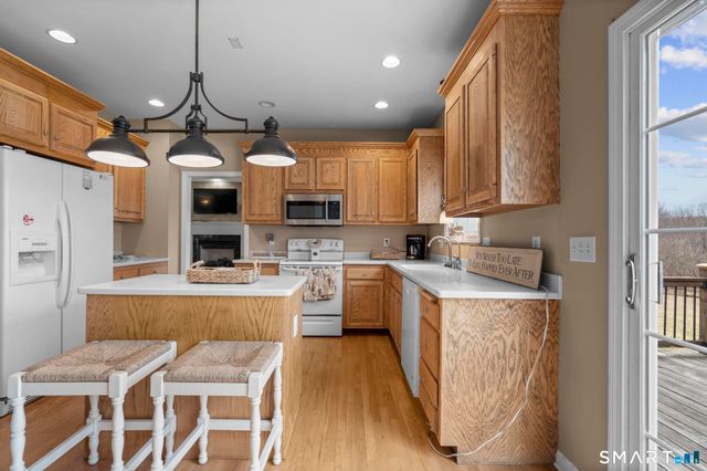 16 Larkey Road, Oxford, CT 06478