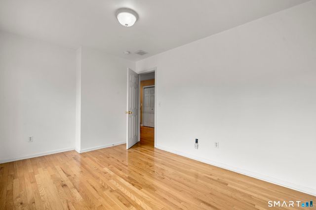 16 Larkey Road, Oxford, CT 06478