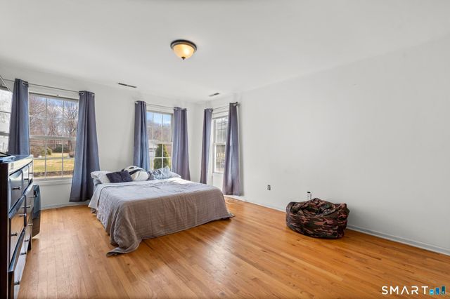 16 Larkey Road, Oxford, CT 06478