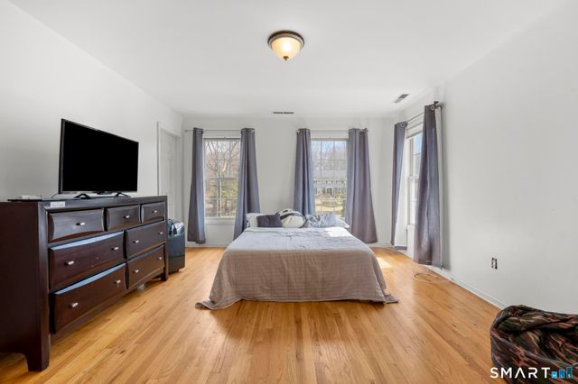 16 Larkey Road, Oxford, CT 06478