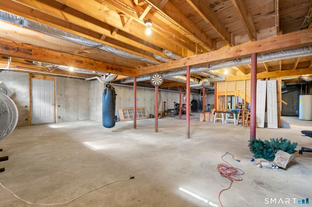 16 Larkey Road, Oxford, CT 06478