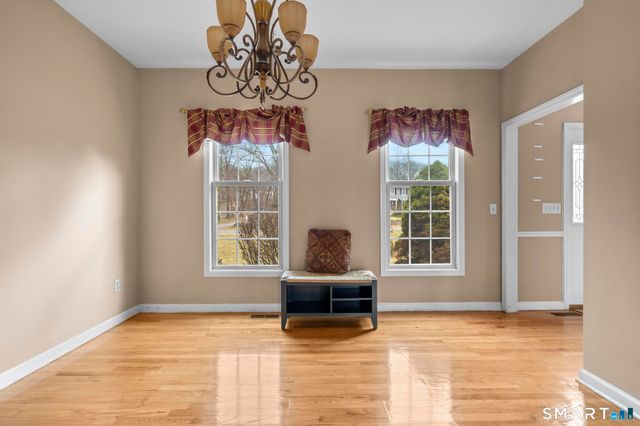 16 Larkey Road, Oxford, CT 06478