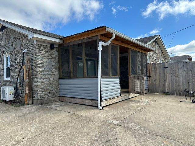 520 Pinoak Drive, Nicholasville, KY 40356