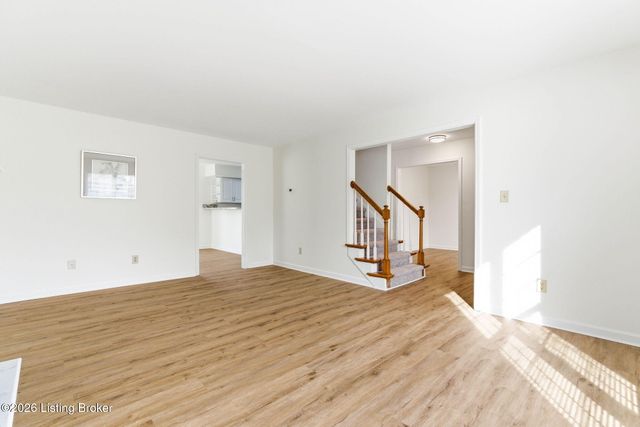 4653 Shenandoah Dr, Louisville, KY 40241