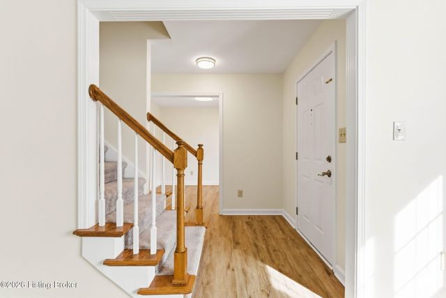 4653 Shenandoah Dr, Louisville, KY 40241