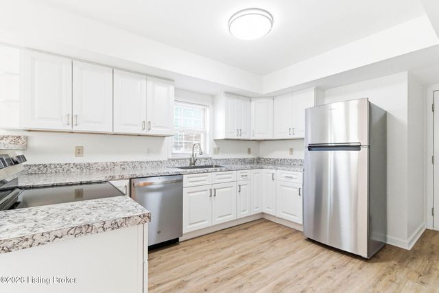 4653 Shenandoah Dr, Louisville, KY 40241