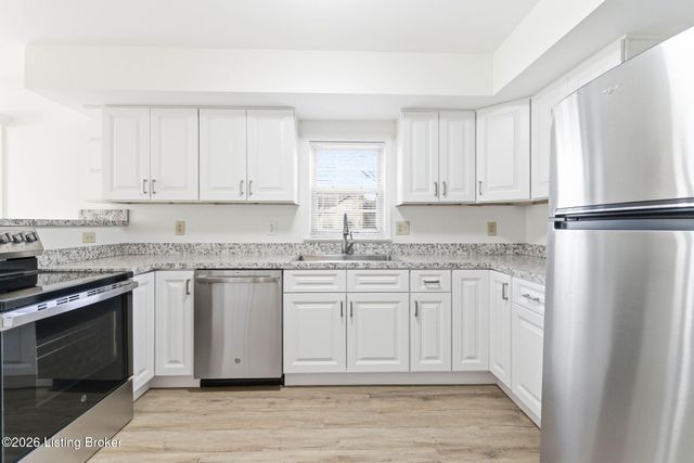 4653 Shenandoah Dr, Louisville, KY 40241