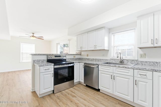 4653 Shenandoah Dr, Louisville, KY 40241