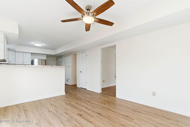 4653 Shenandoah Dr, Louisville, KY 40241