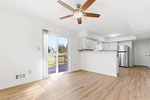 4653 Shenandoah Dr, Louisville, KY 40241