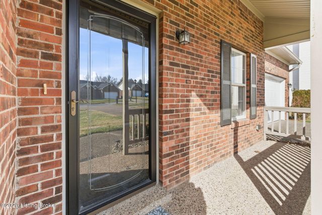 4653 Shenandoah Dr, Louisville, KY 40241