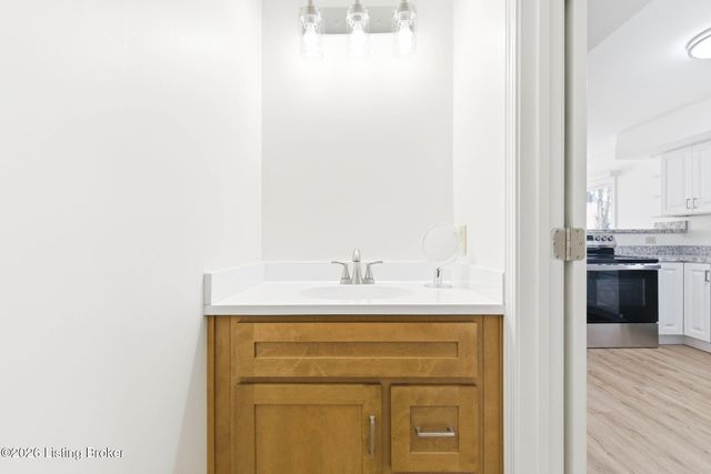 4653 Shenandoah Dr, Louisville, KY 40241