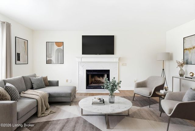 4653 Shenandoah Dr, Louisville, KY 40241