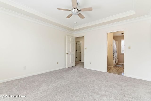 4653 Shenandoah Dr, Louisville, KY 40241