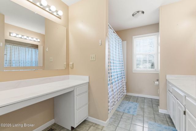 4653 Shenandoah Dr, Louisville, KY 40241