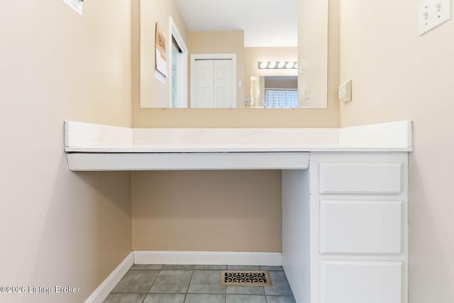 4653 Shenandoah Dr, Louisville, KY 40241