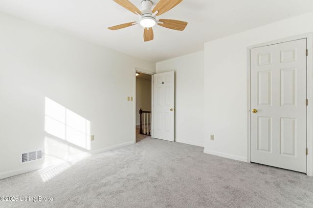 4653 Shenandoah Dr, Louisville, KY 40241